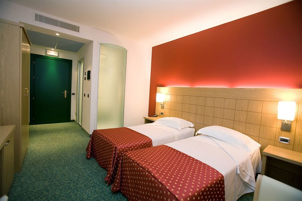 Hotel Senator Gorgonzola Rum bild