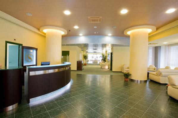 Hotel Senator Gorgonzola Exteriör bild