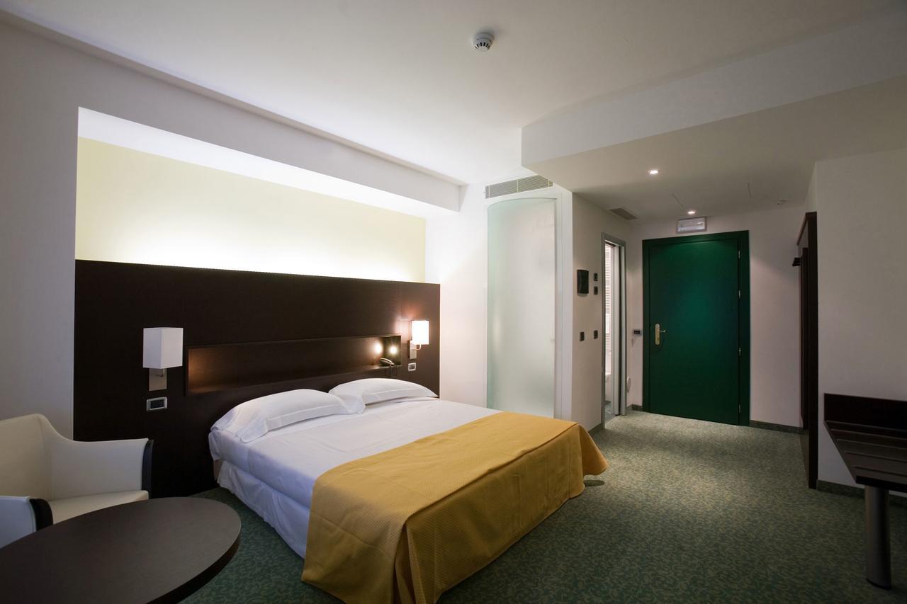 Hotel Senator Gorgonzola Exteriör bild